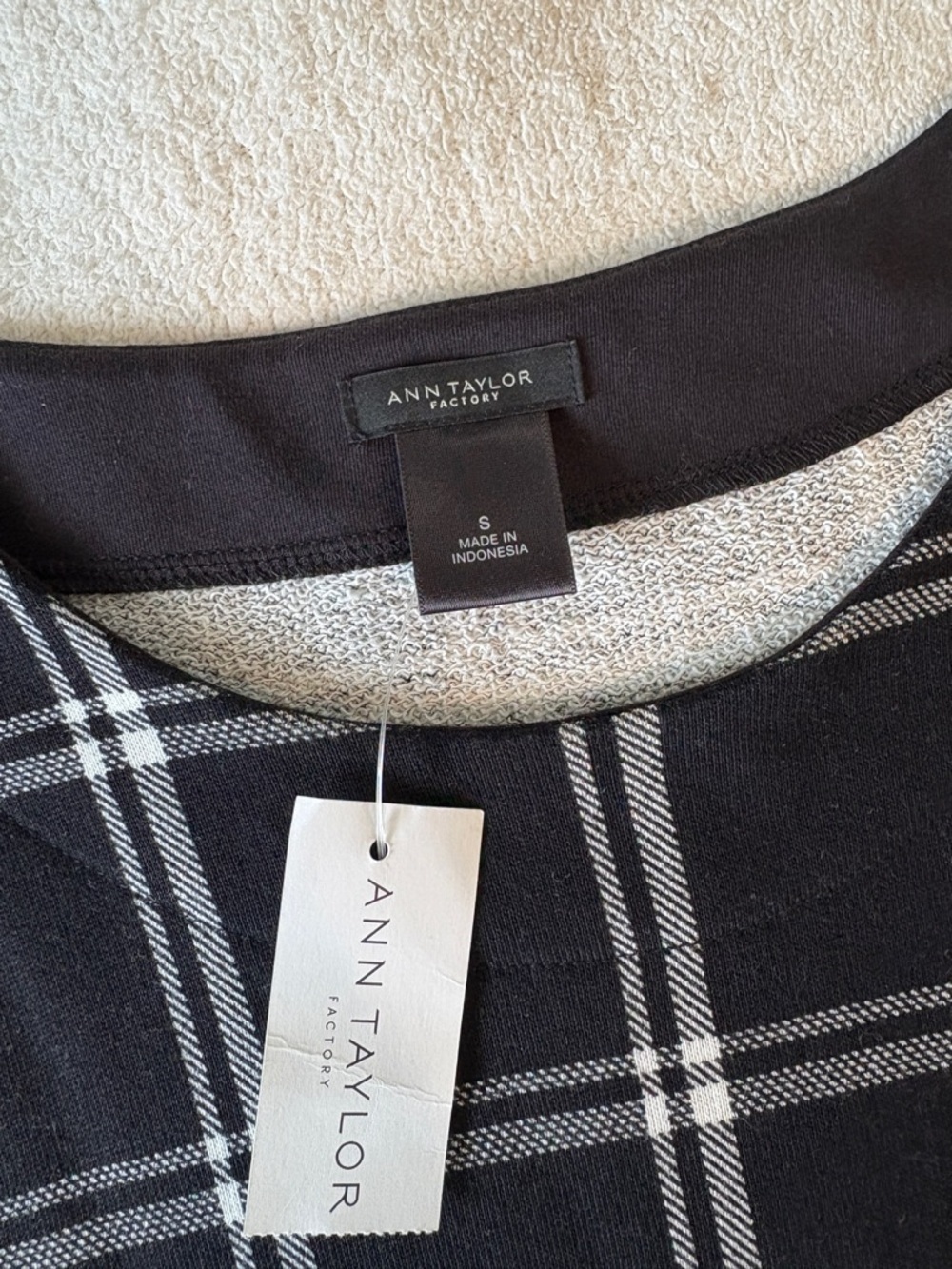 Ann Taylor NWT Black Windowpane Plaid Shift Dress, size Small - Picture 2 of 8
